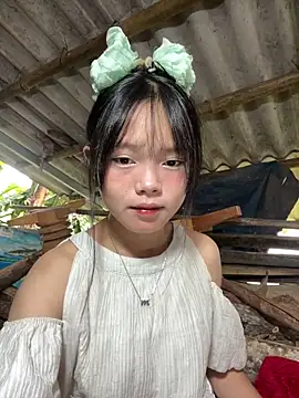 Snapshot of AdamLazis chatting on 10-16-25, 12:33 AdamLazis online show from 10-16-25, 12:33