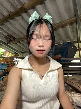 Snapshot of AdamLazis chatting on 10-27-25, 12:47 AdamLazis online show from 10-27-25, 12:47