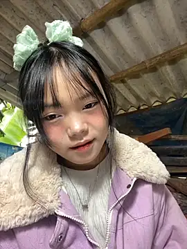 Snapshot of AdamLazis chatting on 11-06-25, 01:06 AdamLazis online show from 11-06-25, 01:06