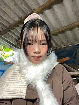 Snapshot of AdamLazis chatting on 11-22-25, 12:42 AdamLazis online show from 11-22-25, 12:42