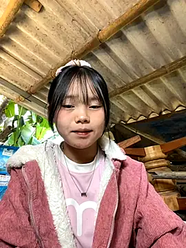 Snapshot of AdamLazis chatting on 11-25-25, 06:24 AdamLazis online show from 11-25-25, 06:24