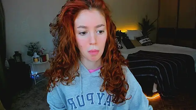 ChristinaConteeree online show from 12-20-25, 03:13