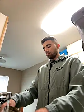 kelvin971011 online show from 10-11-25, 06:39