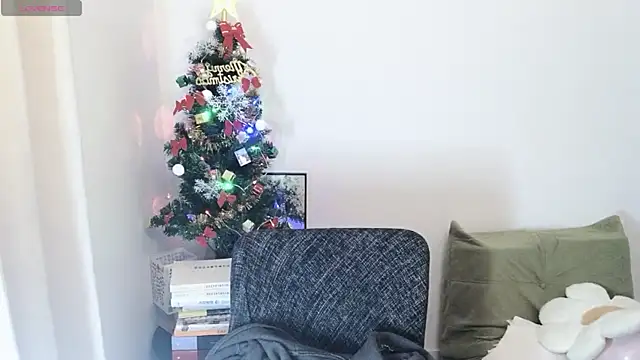 Emmaq996 online show from 12-22-25, 04:20