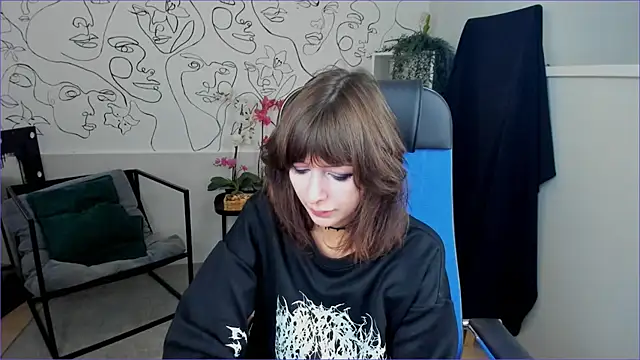 CrystallBloom online show from 09-30-25, 02:05