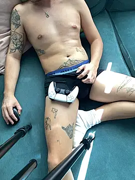 darkdecide online show from 11-08-25, 11:21