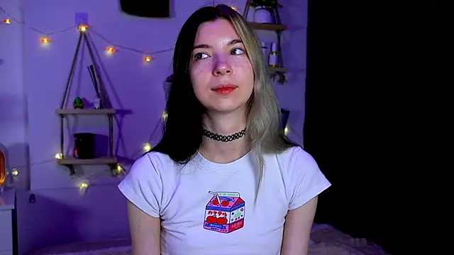EmmieBlade online show from 10-15-25, 07:14