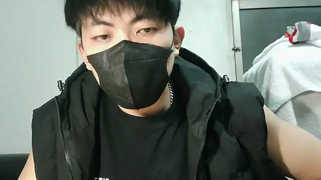 bigbb101011 online show from 12-16-25, 01:49