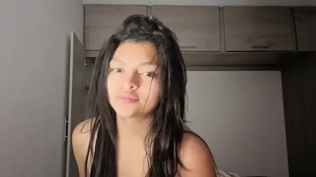 Candela    online show from 11-06-25, 07:09