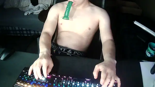 solooboy18 online show from 09-11-25, 08:53