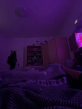 xmilolivex online show from 10-15-25, 05:13