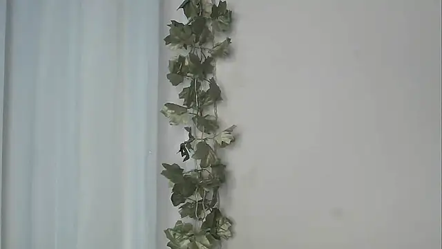 angelainparis28 online show from 11-12-25, 07:13