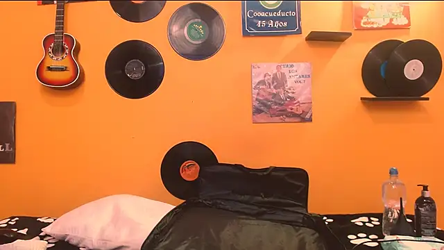 meisevil77 online show from 12-21-25, 03:02