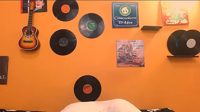 meisevil77 online show from 12-23-25, 02:42