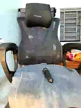 Snapshot of Bee_sweet chatting on 06-24-26, 05:45 Bee sweet online show from 06-24-26, 05:45