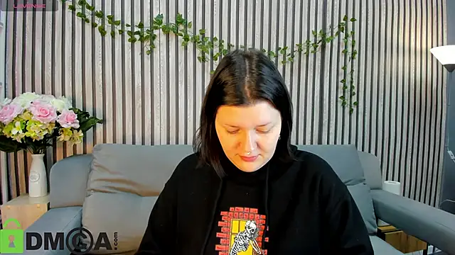 Michele Greenn online show from 11-03-25, 01:08