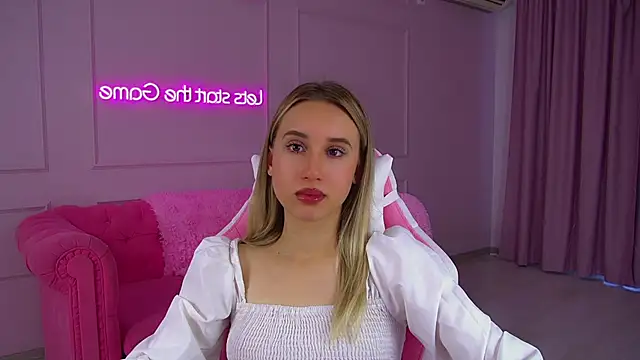 Snapshot of VictoriaHopsons chatting on 09-27-25, 06:29 VictoriaHopsons online show from 09-27-25, 06:29