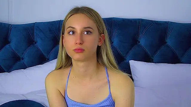 Snapshot of VictoriaHopsons chatting on 10-01-25, 06:36 VictoriaHopsons online show from 10-01-25, 06:36