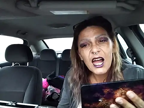 Snapshot of SparklesB1tch chatting on 11-20-25, 11:26 SparklesB1tch online show from 11-20-25, 11:26