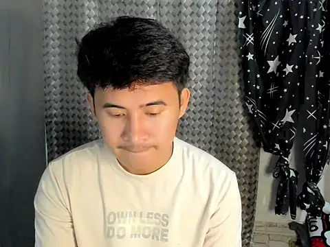 Snapshot of Adim-pinoy146 chatting on 06-04-26, 05:52 Adim-pinoy146 online show from 06-04-26, 05:52