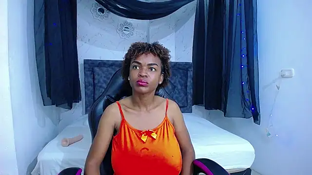 mia  thomson  online show from 10-22-25, 12:38