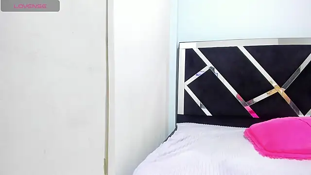 iisabella noa online show from 10-27-25, 05:50