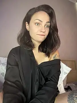 Snapshot of SaraLow chatting on 07-07-26, 04:59 SaraLow online show from 07-07-26, 04:59