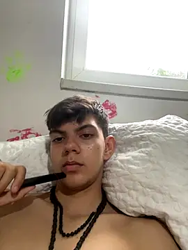 Snapshot of Cos_minn chatting on 11-06-25, 12:06 Cos minn online show from 11-06-25, 12:06