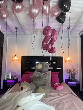 Snapshot of MystiqueXXX chatting on 11-07-25, 01:22 MystiqueXXX online show from 11-07-25, 01:22