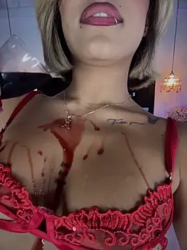 Snapshot of MystiqueXXX chatting on 03-25-26, 01:17 MystiqueXXX online show from 03-25-26, 01:17