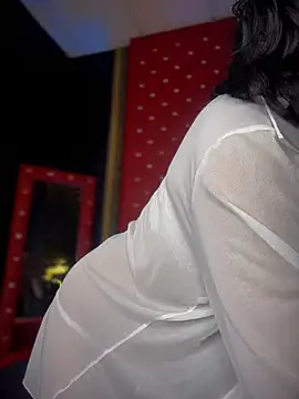 Snapshot of MystiqueXXX chatting on 04-16-26, 01:12 MystiqueXXX online show from 04-16-26, 01:12