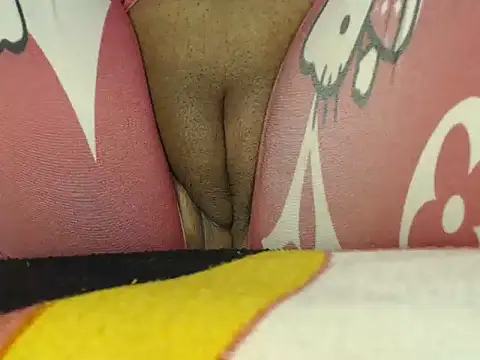 Snapshot of Love_dirtyextreme chatting on 06-16-26, 06:32 Love dirtyextreme online show from 06-16-26, 06:32