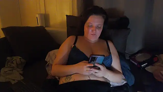 Snapshot of Kinkybooby chatting on 10-21-25, 02:01 Kinkybooby online show from 10-21-25, 02:01