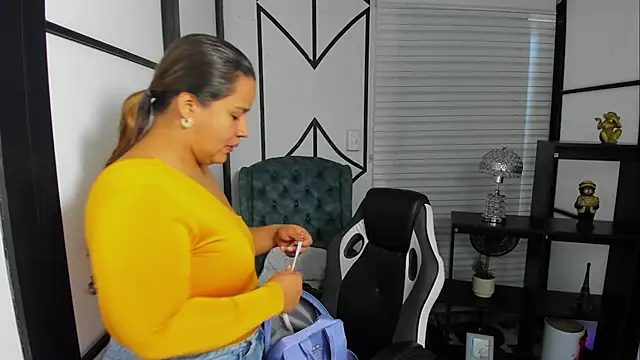 ElaBourn  online show from 09-29-25, 12:54