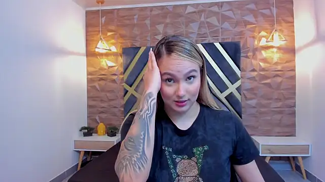 Snapshot of Emmaa_white_ chatting on 01-12-26, 05:18 Emmaa white online show from 01-12-26, 05:18