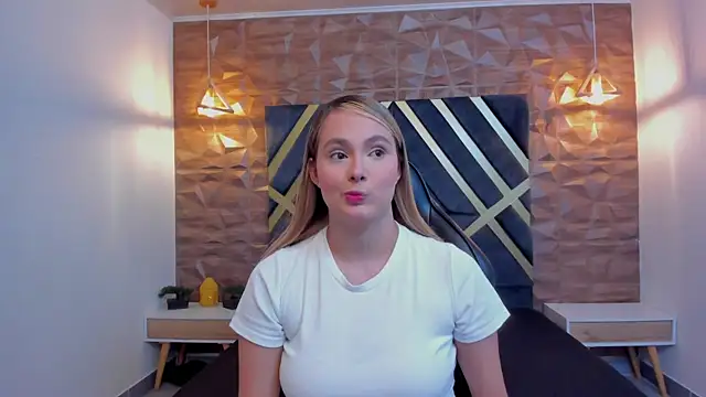 Snapshot of Emmaa_white_ chatting on 01-13-26, 05:18 Emmaa white online show from 01-13-26, 05:18