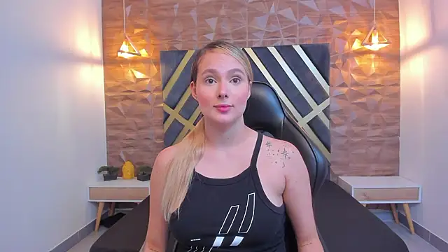 Snapshot of Emmaa_white_ chatting on 01-15-26, 05:16 Emmaa white online show from 01-15-26, 05:16