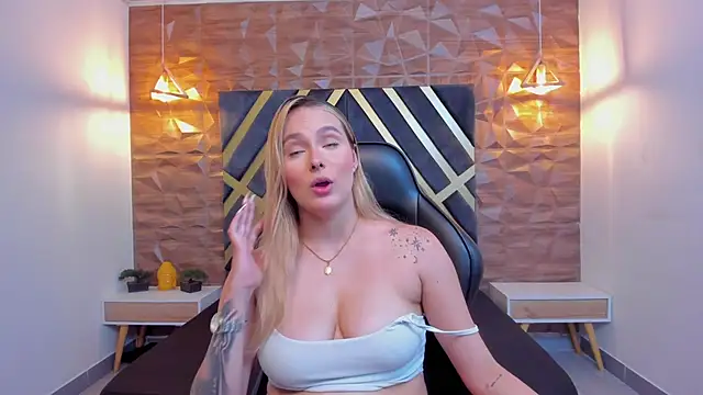 Snapshot of Emmaa_white_ chatting on 01-16-26, 05:17 Emmaa white online show from 01-16-26, 05:17