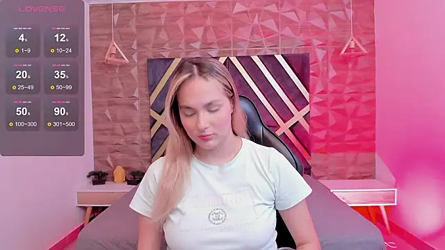 Snapshot of Emmaa_white_ chatting on 02-05-26, 05:17 Emmaa white online show from 02-05-26, 05:17