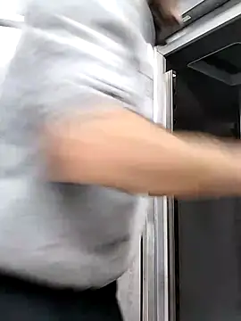 hotmen83 online show from 10-31-25, 06:58