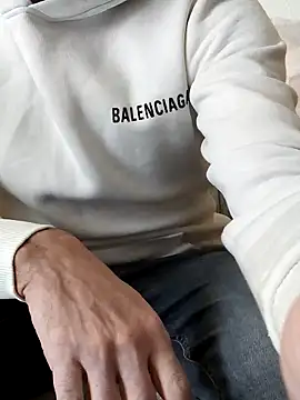 hotmen83 online show from 01-18-26, 12:53