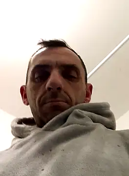 hotmen83 online show from 04-13-26, 10:04