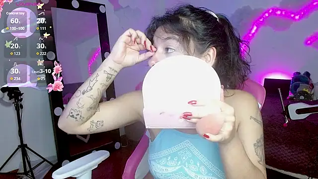 Snapshot of larah_uwu chatting on 10-06-25, 07:33 larah uwu online show from 10-06-25, 07:33