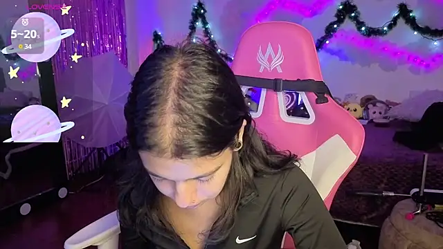 larah uwu online show from 01-07-26, 07:16