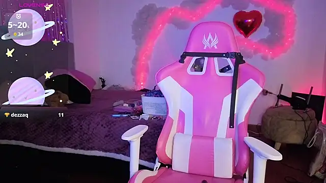 larah uwu online show from 02-13-26, 07:32