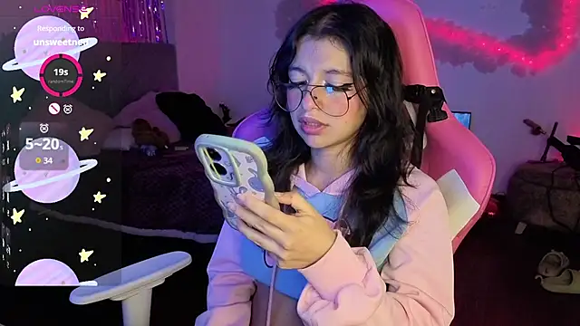 larah uwu online show from 02-14-26, 07:54