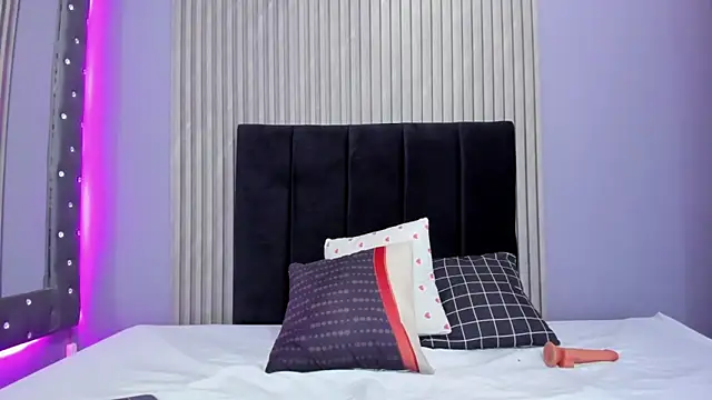 Sex samantha online show from 11-24-25, 01:11