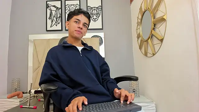 Snapshot of owen__johnson chatting on 10-02-25, 12:12 owen johnson online show from 10-02-25, 12:12