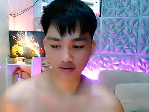 Snapshot of Mister_officer69 chatting on 06-20-26, 01:14 Mister officer69 online show from 06-20-26, 01:14