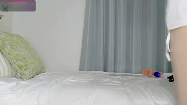 Snapshot of MIZUKI88888 chatting on 05-13-26, 12:13 MIZUKI88888 online show from 05-13-26, 12:13
